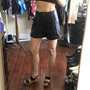 BEAUTFUL vintage soft black genuine leather high waisted shorts